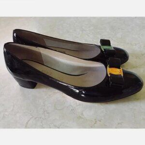 Salvatore Ferragamo Sz 10.5 Vara Nero Black Patent Leather Block Heel Pumps